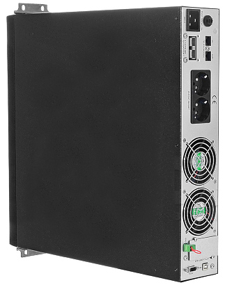 EAST EA903PHRT tagantvaade: kaks Schuko-väljundit, sisend, EPO ja kaks ventilaatorit